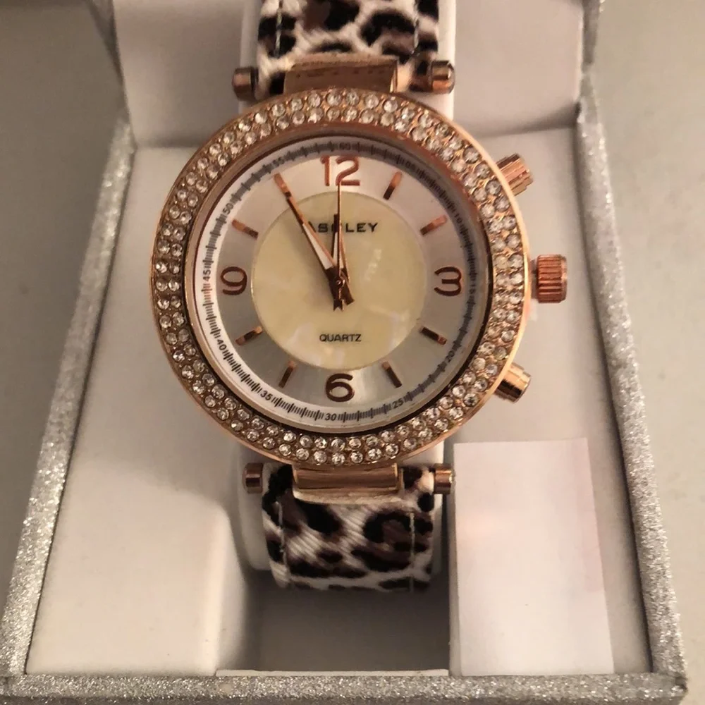 Ladies Wrist Watch - Picture 3 of 11